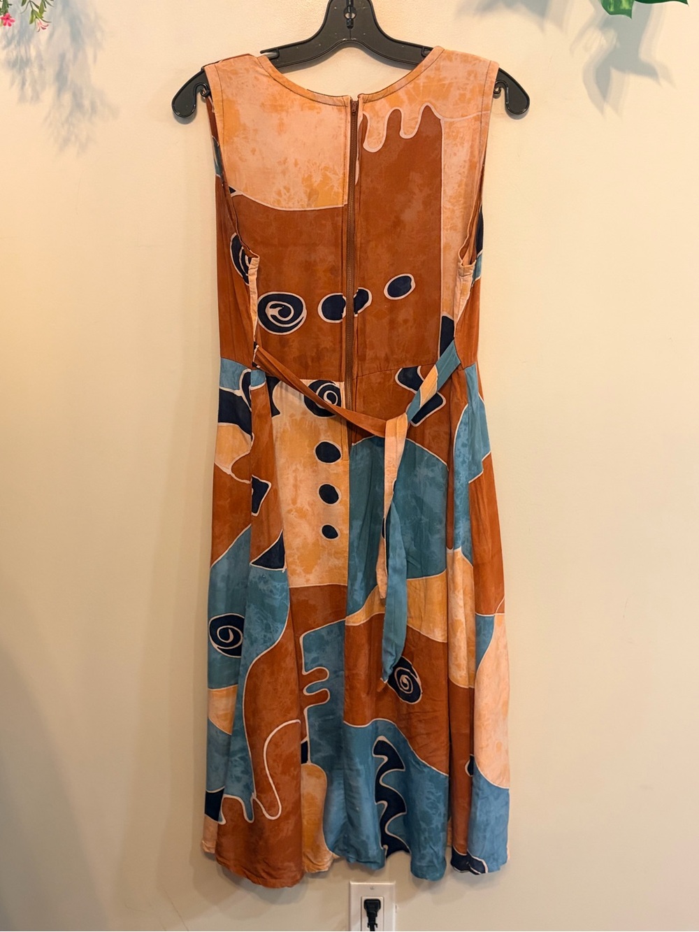 Abstract Print Layered Midi Dress | Back Tie | Artsy Boutique Style - Picture 6 of 6